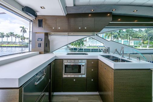 Cruisers Yachts 60 Cantius image