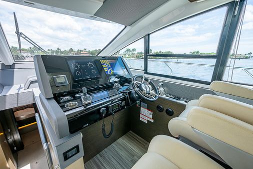 Cruisers Yachts 60 Cantius image