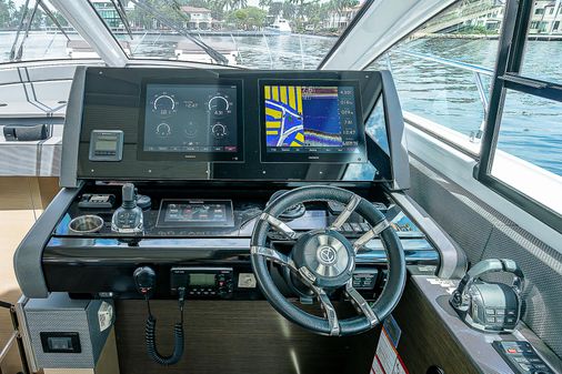 Cruisers Yachts 60 Cantius image