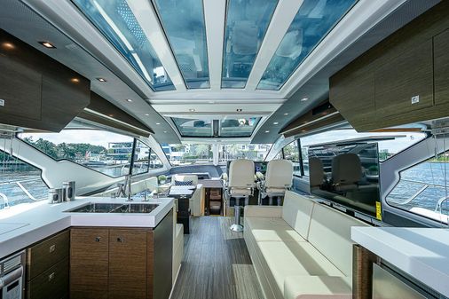 Cruisers Yachts 60 Cantius image