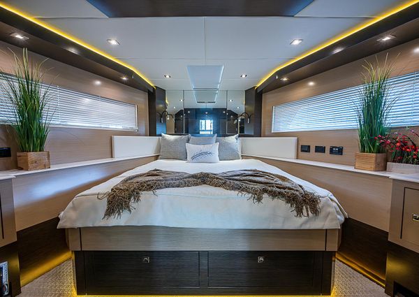 Cruisers Yachts 60 Cantius image