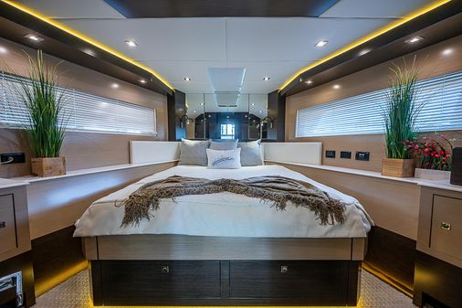 Cruisers Yachts 60 Cantius image