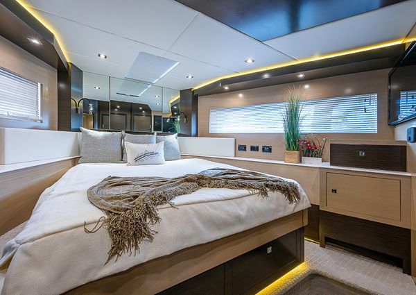 Cruisers Yachts 60 Cantius image