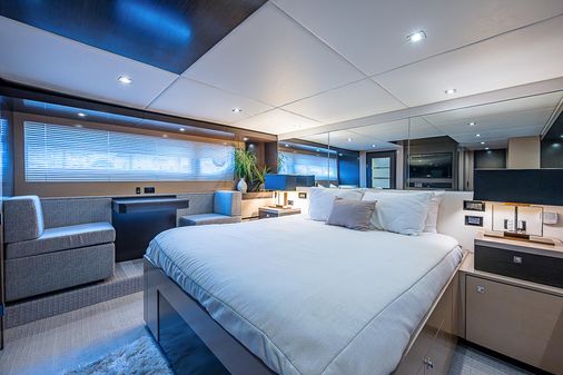 Cruisers Yachts 60 Cantius image