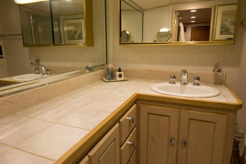Broward Pilothouse image