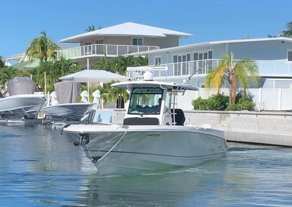 Boston Whaler 330 Outrage image