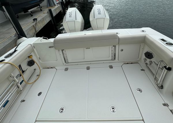 Boston Whaler 330 Outrage image