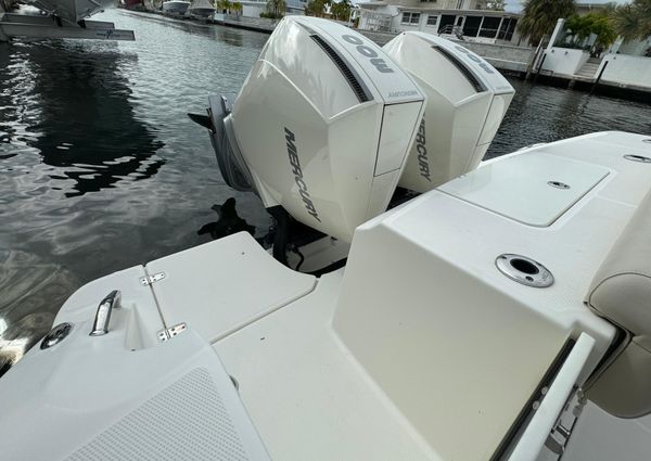 Boston Whaler 330 Outrage image