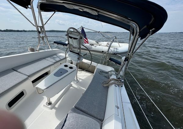 Hunter 36 image