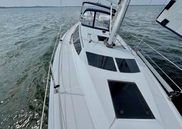 Hunter 36 image