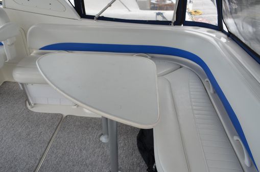 Bayliner 325 Sunbridge image