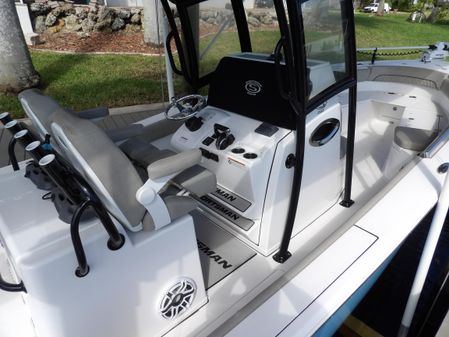 Sportsman Open 282 Center Console image