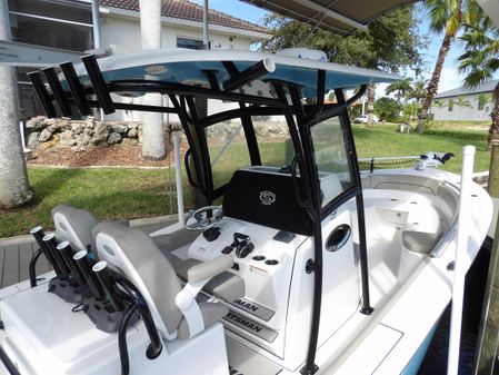 Sportsman Open 282 Center Console image