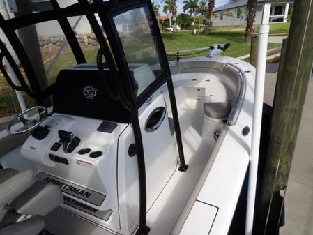 Sportsman Open 282 Center Console image