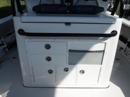 Sportsman Open 282 Center Console image