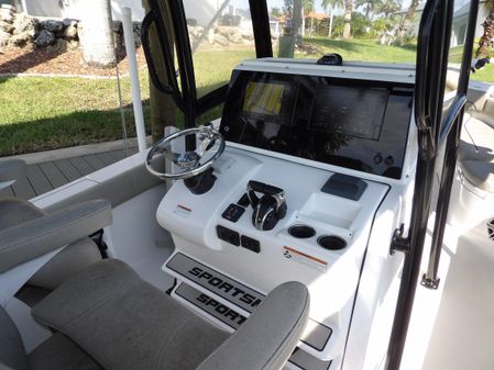 Sportsman Open 282 Center Console image