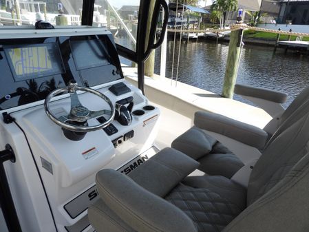 Sportsman Open 282 Center Console image