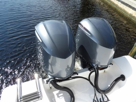 Sportsman Open 282 Center Console image