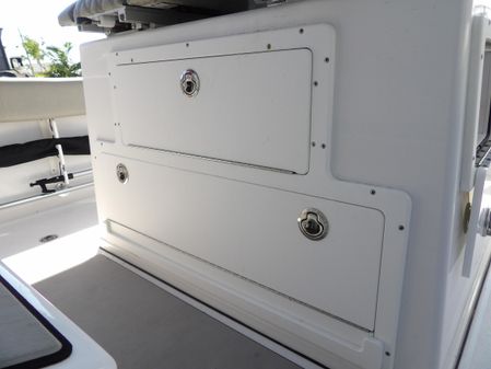 Sportsman Open 282 Center Console image