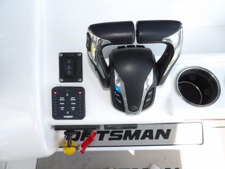 Sportsman Open 282 Center Console image