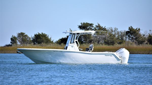 Tidewater 256 CC Adventure