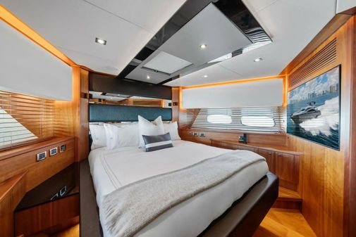 Sunseeker Predator 84 image