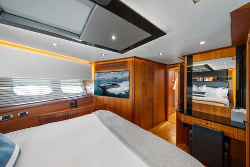 Sunseeker Predator 84 image