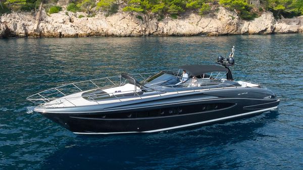 Riva Virtus 63 