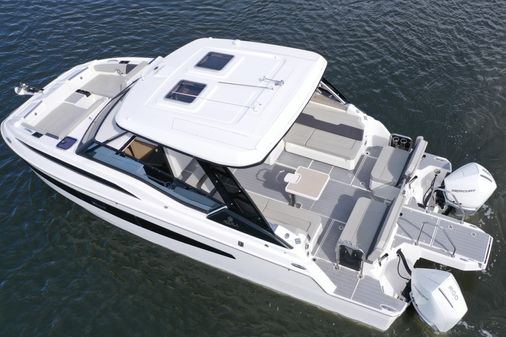 Aquila 32 Sport image