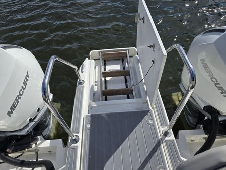 Aquila 32 Sport image