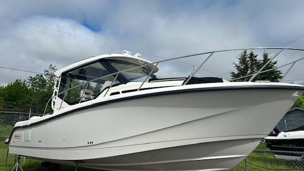 Boston Whaler 325 Conquest 