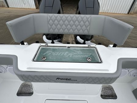 Front Runner 33 Center Console image