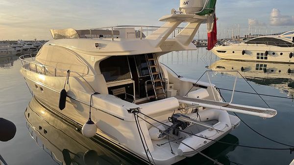Ferretti Yachts 470