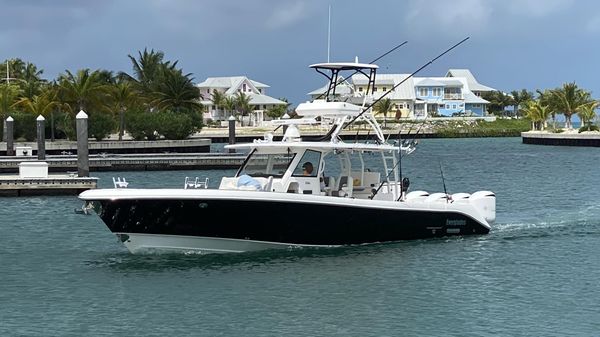 Everglades 435 Center Console