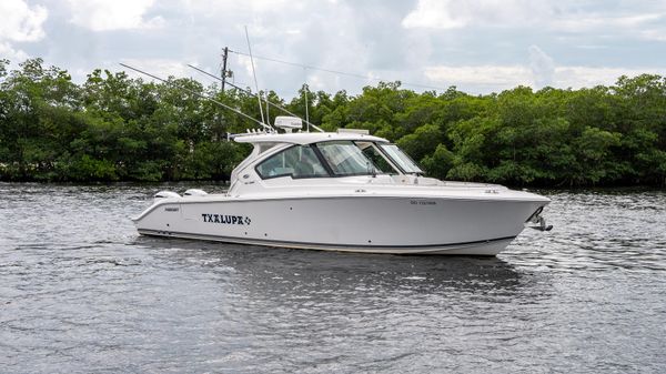 Pursuit DC 326 Dual Console