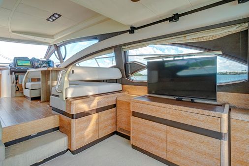 Azimut 54' Flybridge image