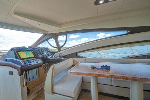 Azimut 54' Flybridge image