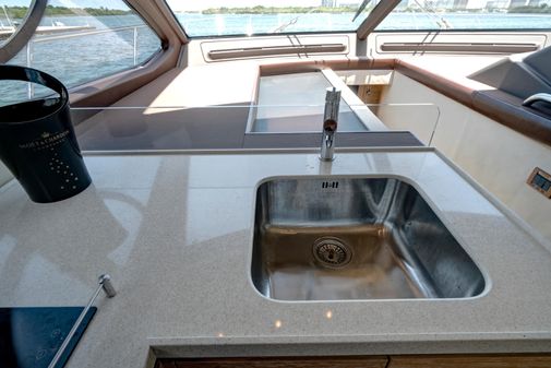 Azimut 54' Flybridge image