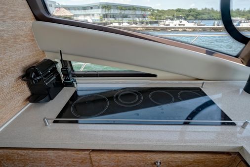 Azimut 54' Flybridge image