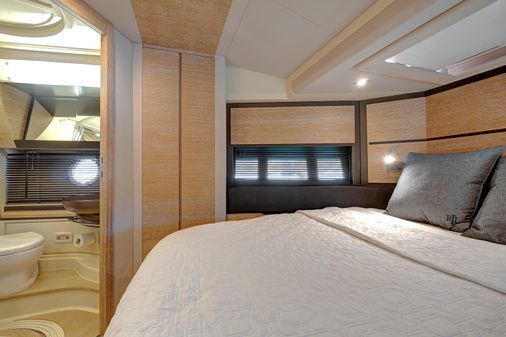 Azimut 54' Flybridge image