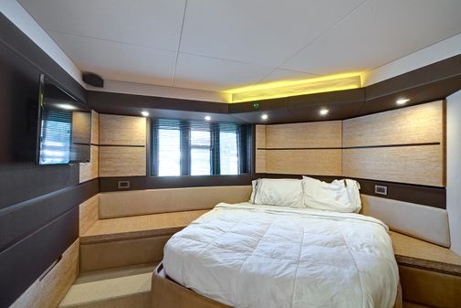 Azimut 54' Flybridge image