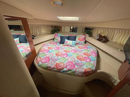 Sea Ray 380 Sundancer image