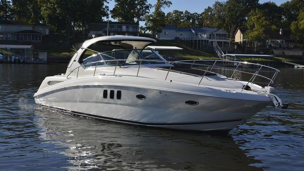 Sea Ray 38 Sundancer (Freshwater)