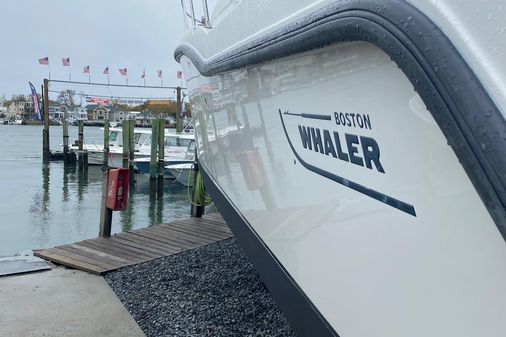 Boston Whaler 315 Conquest image