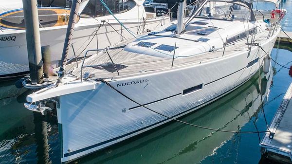 Dufour 460 