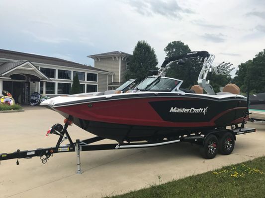Mastercraft X23 - main image