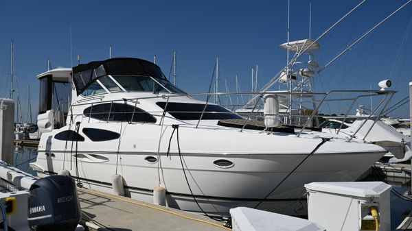 Cruisers Yachts 405 Express Motoryacht 