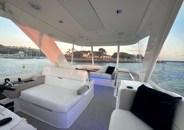 Tiara Yachts F44 Flybridge image