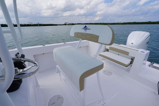 Aquasport 2400-CENTER-CONSOLE image