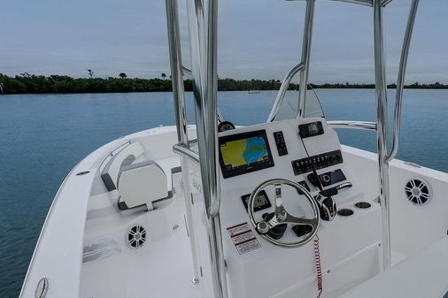 Aquasport 2400-CENTER-CONSOLE image